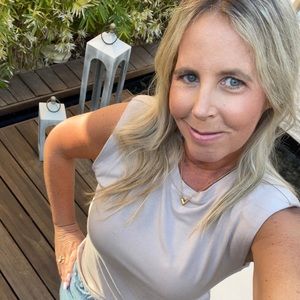 Meet your Posher, Cari
